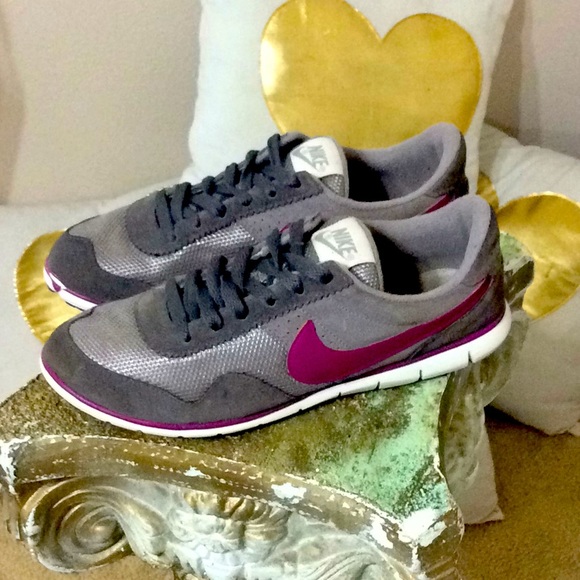 Nike’s...accepting offers - Picture 2 of 7